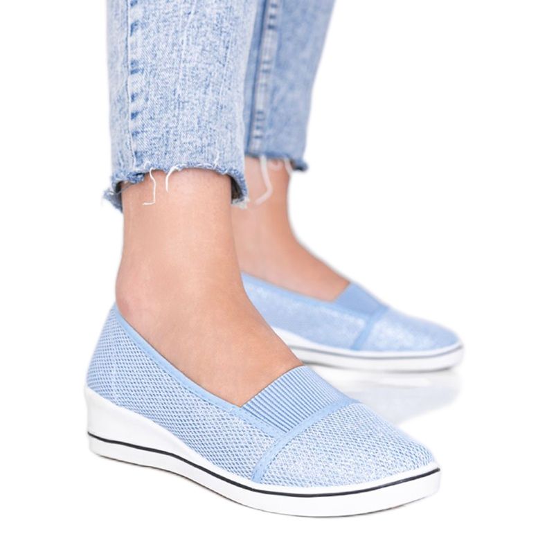 Blau glänzende Ballerinas auf dem Glam Star Wedge