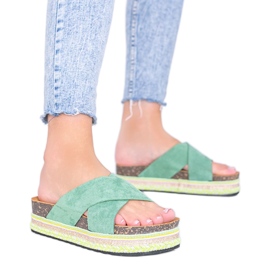 Grüne Hausschuhe mit dekorativer Riri-Sohle