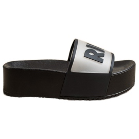 Small Swan Hausschuhe mit reichem Plateau schwarz