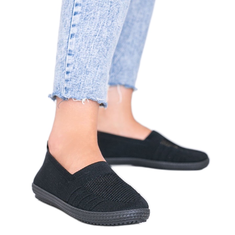 Tiefschwarze, durchbrochene Slip On Sneakers