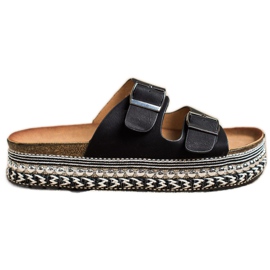 SHELOVET Hausschuhe mit dekorativer Plattform schwarz