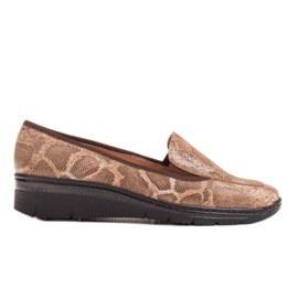 Radoskór Bequeme braune Damen Slipper für einen breiteren Fuß