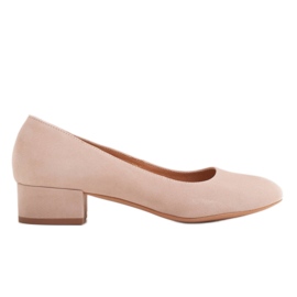 Radoskór Klassische beige Pumps für einen breiteren Fuß
