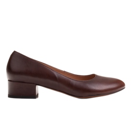 Radoskór Klassische braune Damenpumps für einen breiteren Fuß