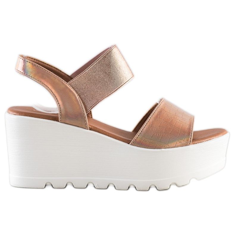 Weide Leichte Sandalen auf einem weißen Keil golden