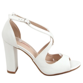 Weiße Sandalen mit hohen Absätzen S-837 Weiß