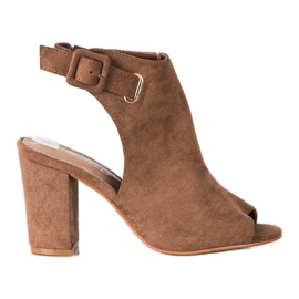 Bestelle Geschlossene Sandalen mit Schnalle braun