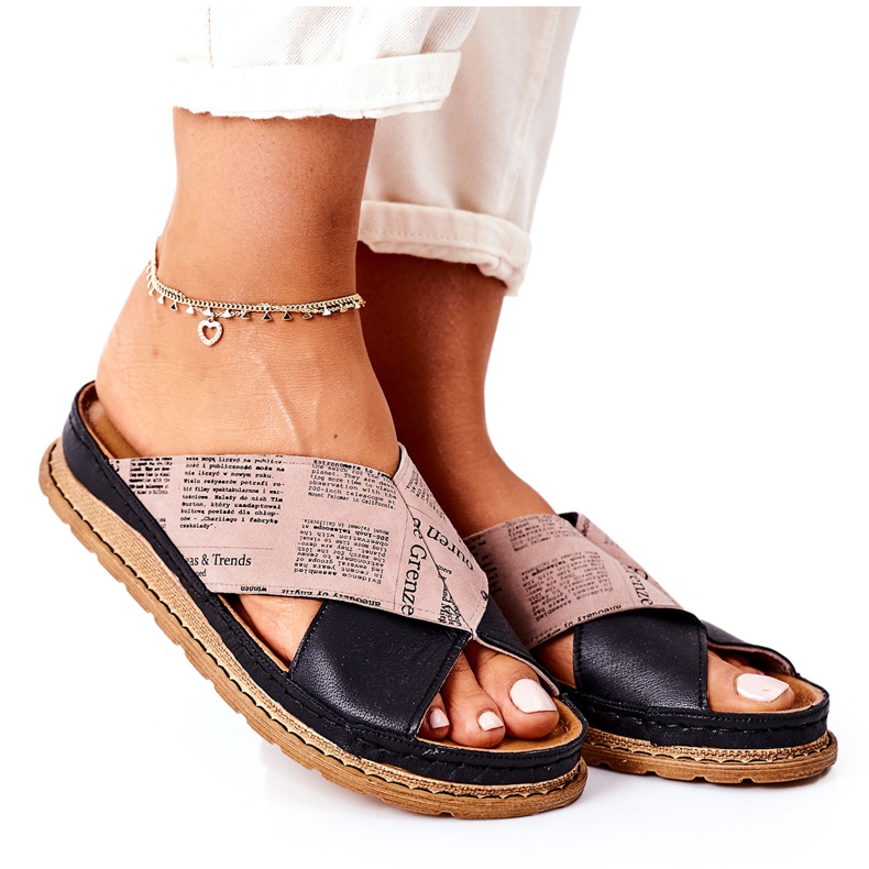 Maciejka 04986-01 Schwarzbraune Hausschuhe aus profiliertem Leder