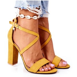 PS1 Wildledersandalen auf einer Stange Gelber Tanz mit mir