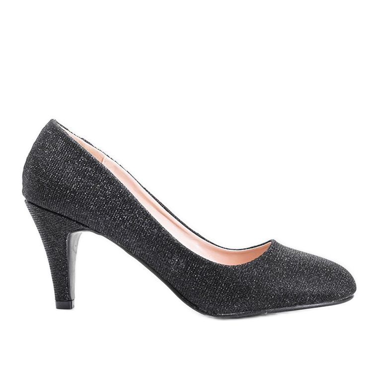 Glänzende schwarze Pumps auf einem Zarila-Stiletto-Absatz