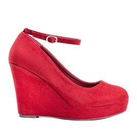 Rote Pumps am Keilabsatz Marni