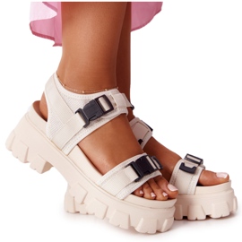 PS1 Sandalen auf der massiven Plattform Beige Fly High