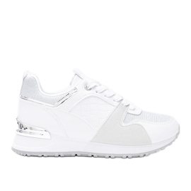 Weiße Sneaker mit silbernen Yoisya-Accessoires