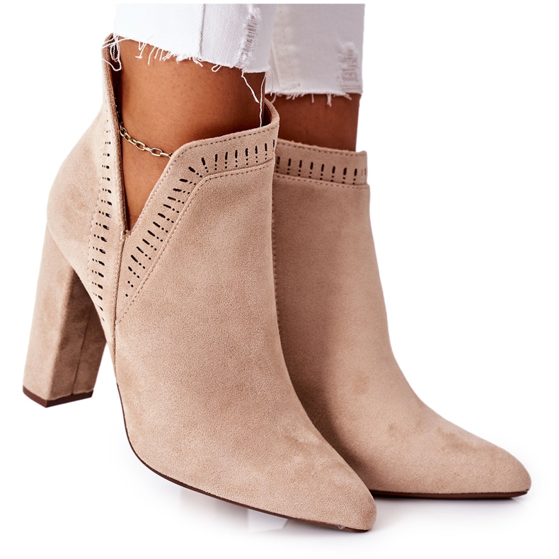 PS1 Warme Stiefel auf einer Bar Beige Sally