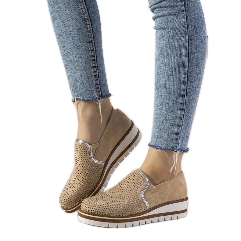 Silberne Slipper mit GF-FD9-Stollen beige