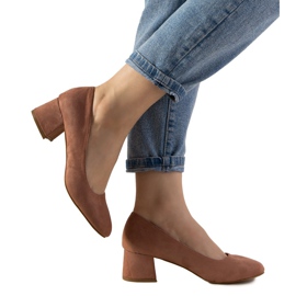 Rosa Pumps auf dem Always Post