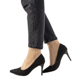 Schwarze Pumps auf einem Campbell Low Heel