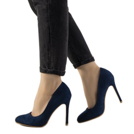 Marineblaue Pumps auf einem Dermeno-Absatz