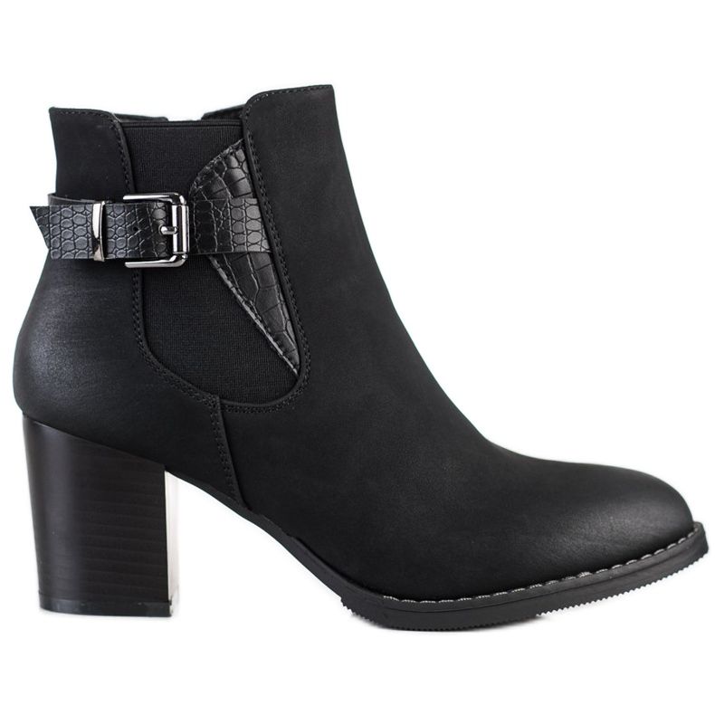 J. Star Stiefel an einem Pfosten mit dekorativer Schnalle schwarz