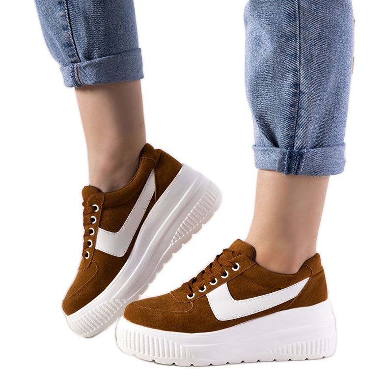 Braune Sport-Sneaker mit hoher Chillout-Sohle