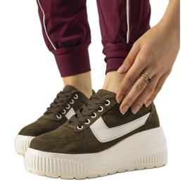 Grüne Sport-Sneaker mit hoher Chillout-Sohle