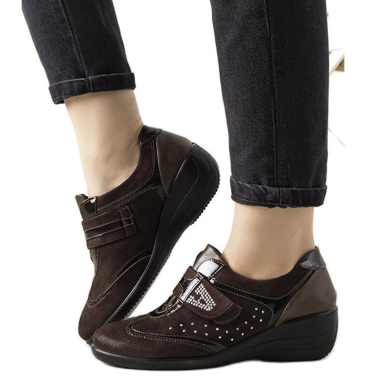 Braune Brogues auf dem Keil Merante