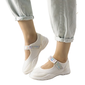 Weiße Sportschuhe mit holografischem Einsatz Melania