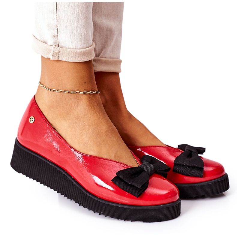 Lederballerinas auf der Plattform Maciejka 05062-08 Rot schwarz