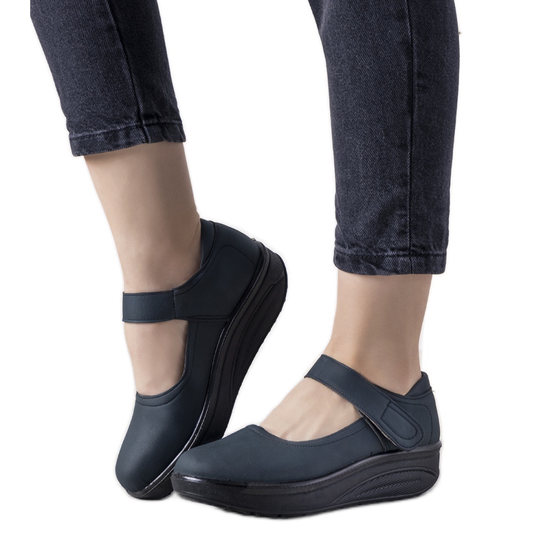 Marineblaue Halbschuhe mit dicker Sohle von Lumen navy blau