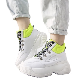 Weiße Sneaker auf hoher Eloquence-Sohle