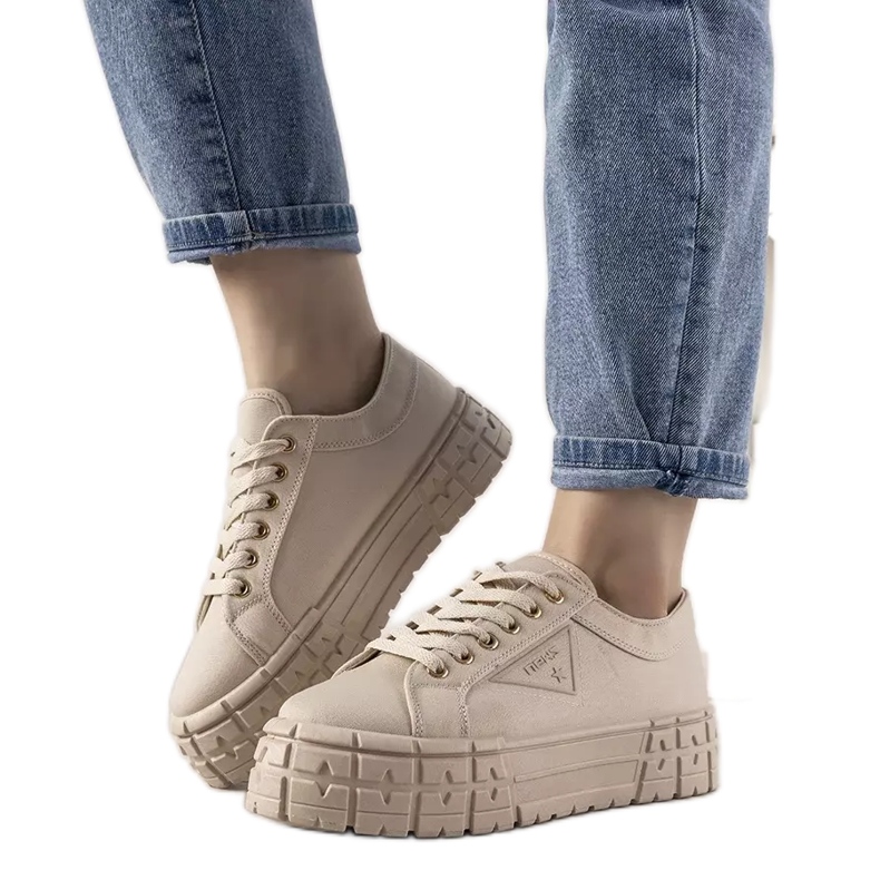 Beige Sneaker mit dicker Giselle-Sohle