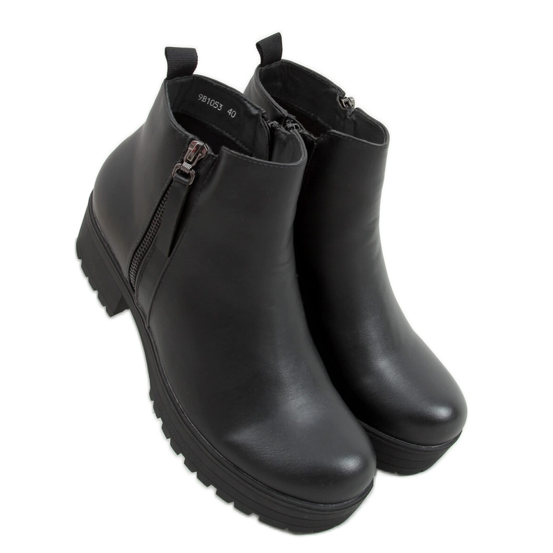 Schwarze Stiefel mit dicken Sohlen 9B1053 Schwarz