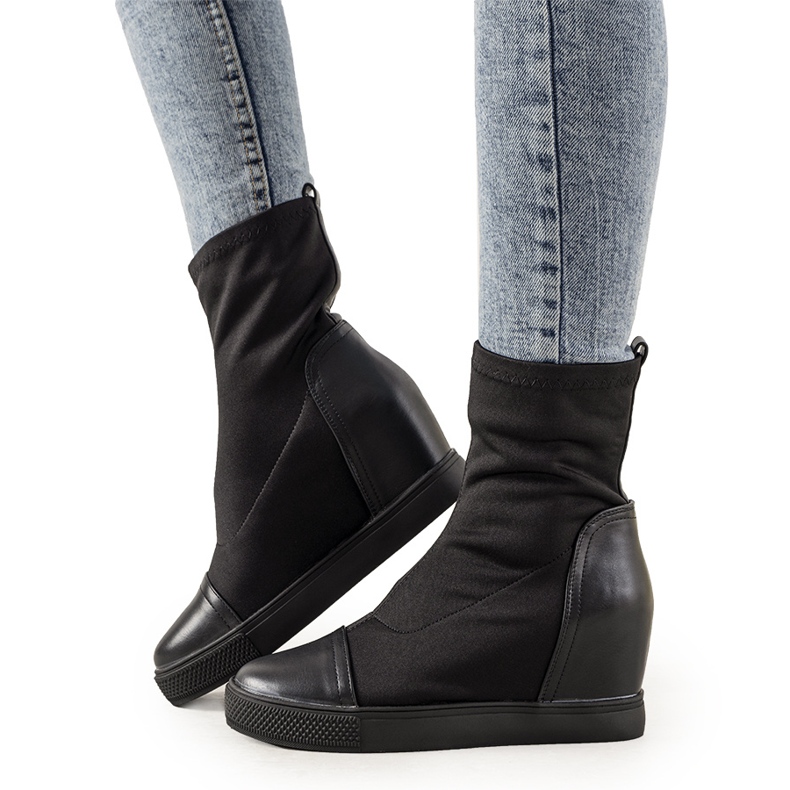 Schwarze elastische Keilsneaker Partida