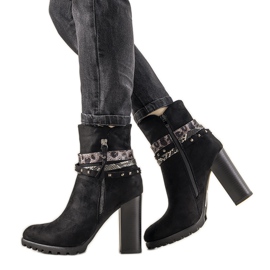 Schwarze Wildlederstiefel am Pfosten für Damen Barella