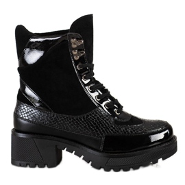 Janessa Schwarze Modearbeiter