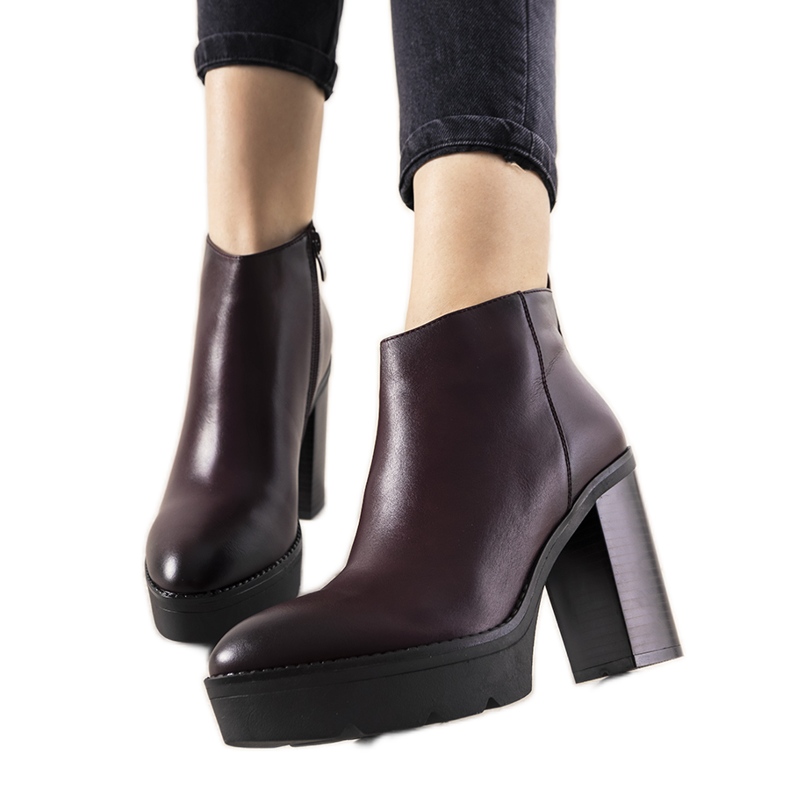 Klassische kastanienbraune Stiefel auf dem Posten für My Need Frauen rot