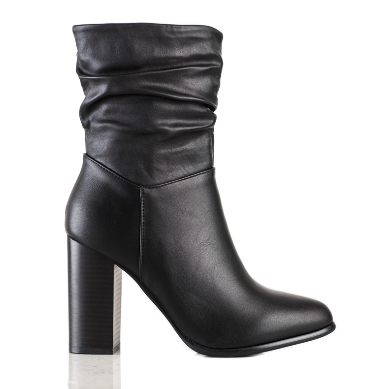 Lovery Hohe Stiefel mit faltigem Obermaterial schwarz