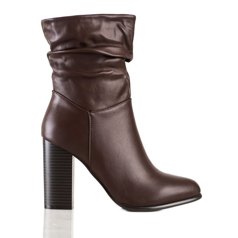 Lovery Hohe Stiefel mit faltigem Obermaterial braun