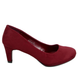 Pumpen auf der burgunderroten KZ600 Wine Plattform mehrfarbig