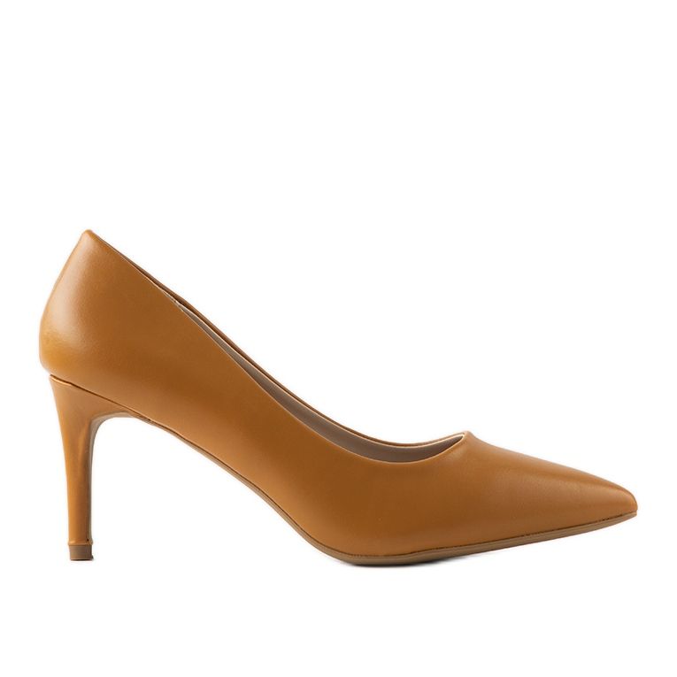 Klassische Kamelpumps auf einem Isla-Absatz braun