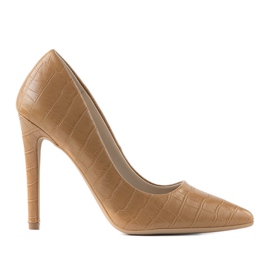 Braune Pumps auf einem Thrower-Absatz