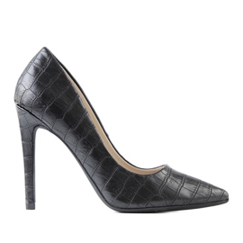 Schwarze Pumps auf einem Thrower-Absatz