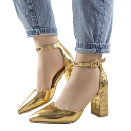 Goldene Pumps an der Ayers-Säule