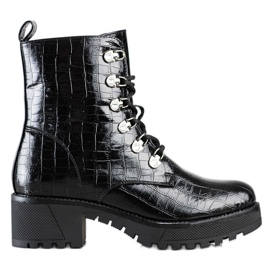 Bestelle Stilvolle isolierte Arbeiter schwarz