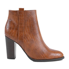 Kamelstiefel am Krokodilpfosten mit Remini-Muster braun