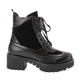 Flache Absätze aus schwarzem Velours