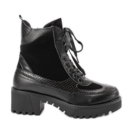 Flache Absätze aus schwarzem Velours