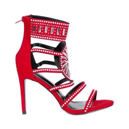 Tishas rote Sandalen weiß