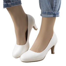 Weiße Pumps auf Stilettoabsatz aus Kunstleder Fink