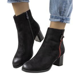 Schwarze Stiefel mit Abrieb aus Montano